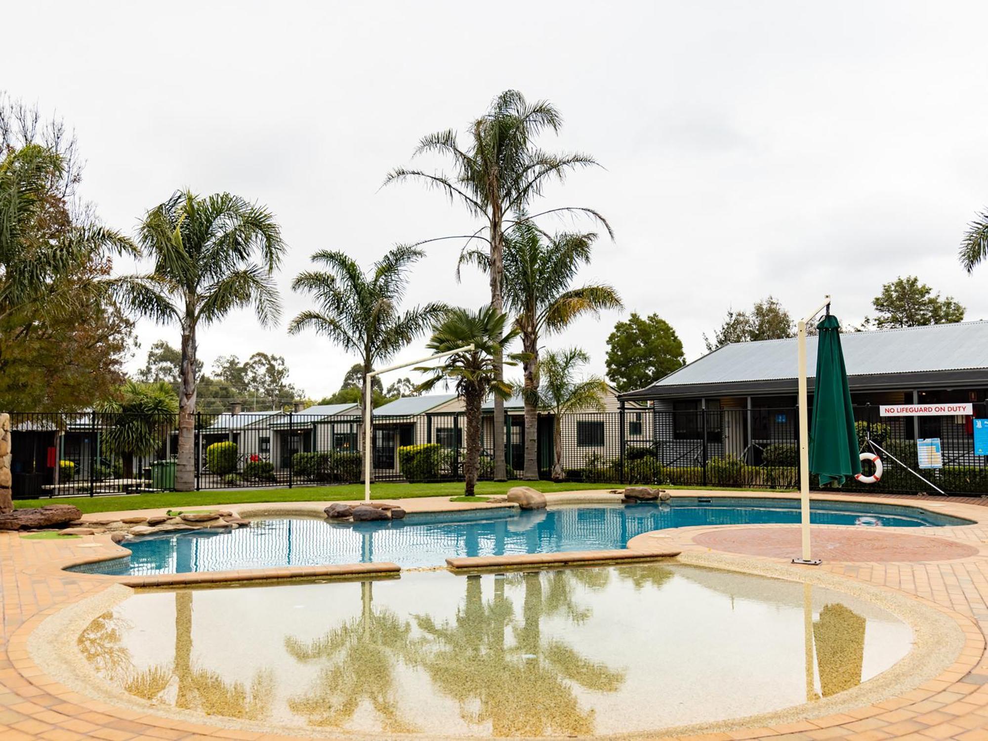 Nrma Ballarat Holiday Park Exterior photo