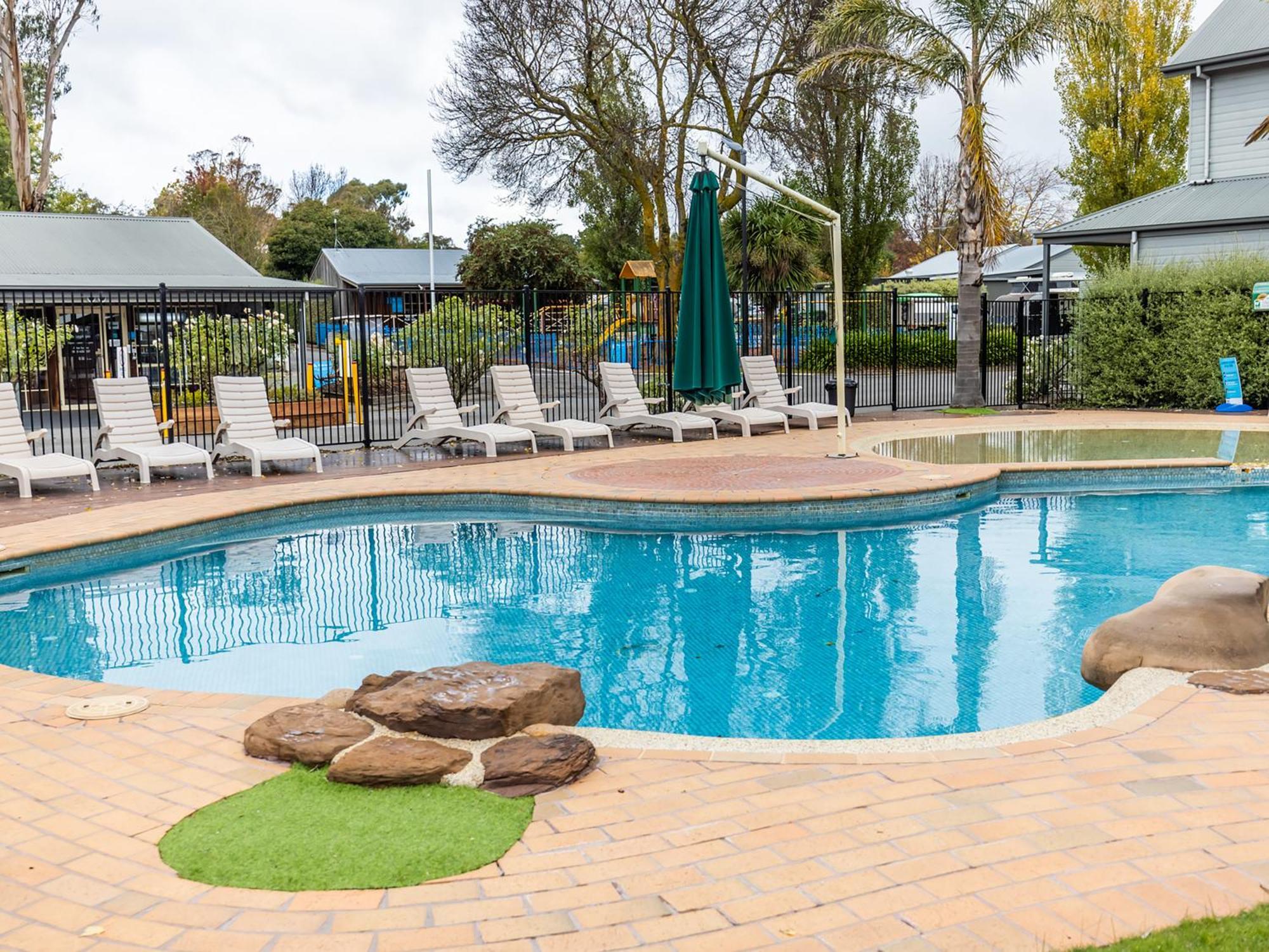Nrma Ballarat Holiday Park Exterior photo