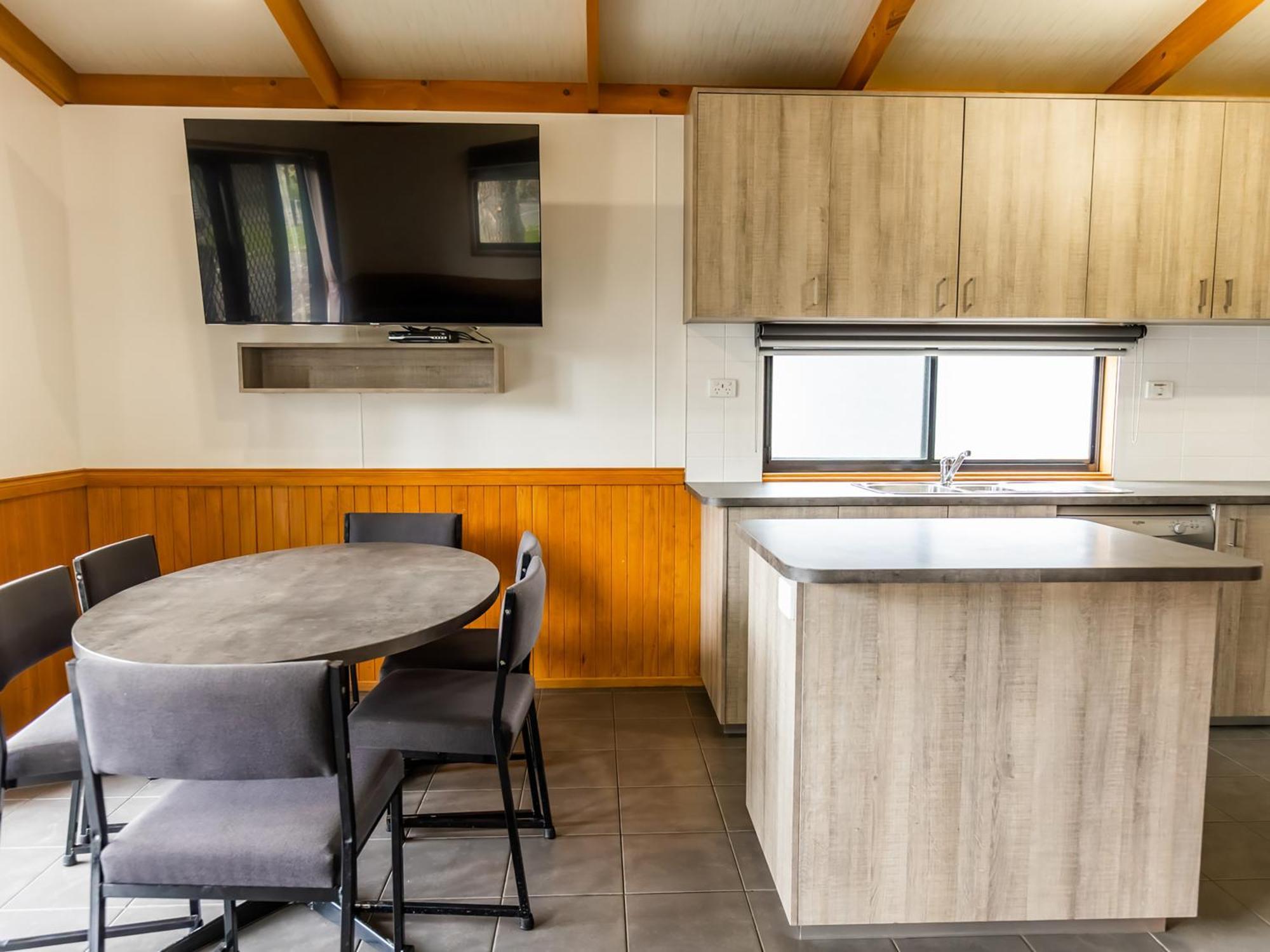 Nrma Ballarat Holiday Park Room photo