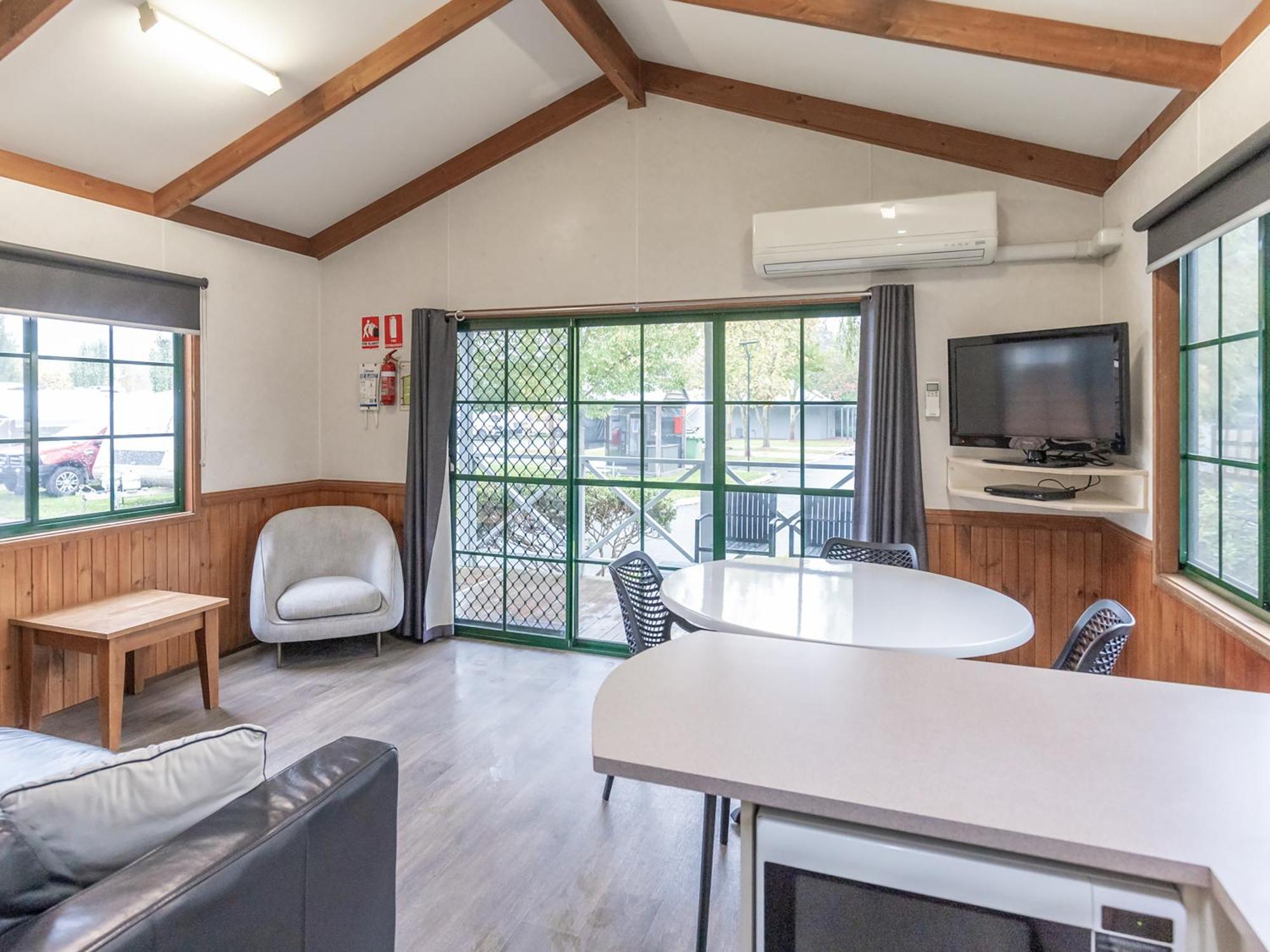 Nrma Ballarat Holiday Park Exterior photo