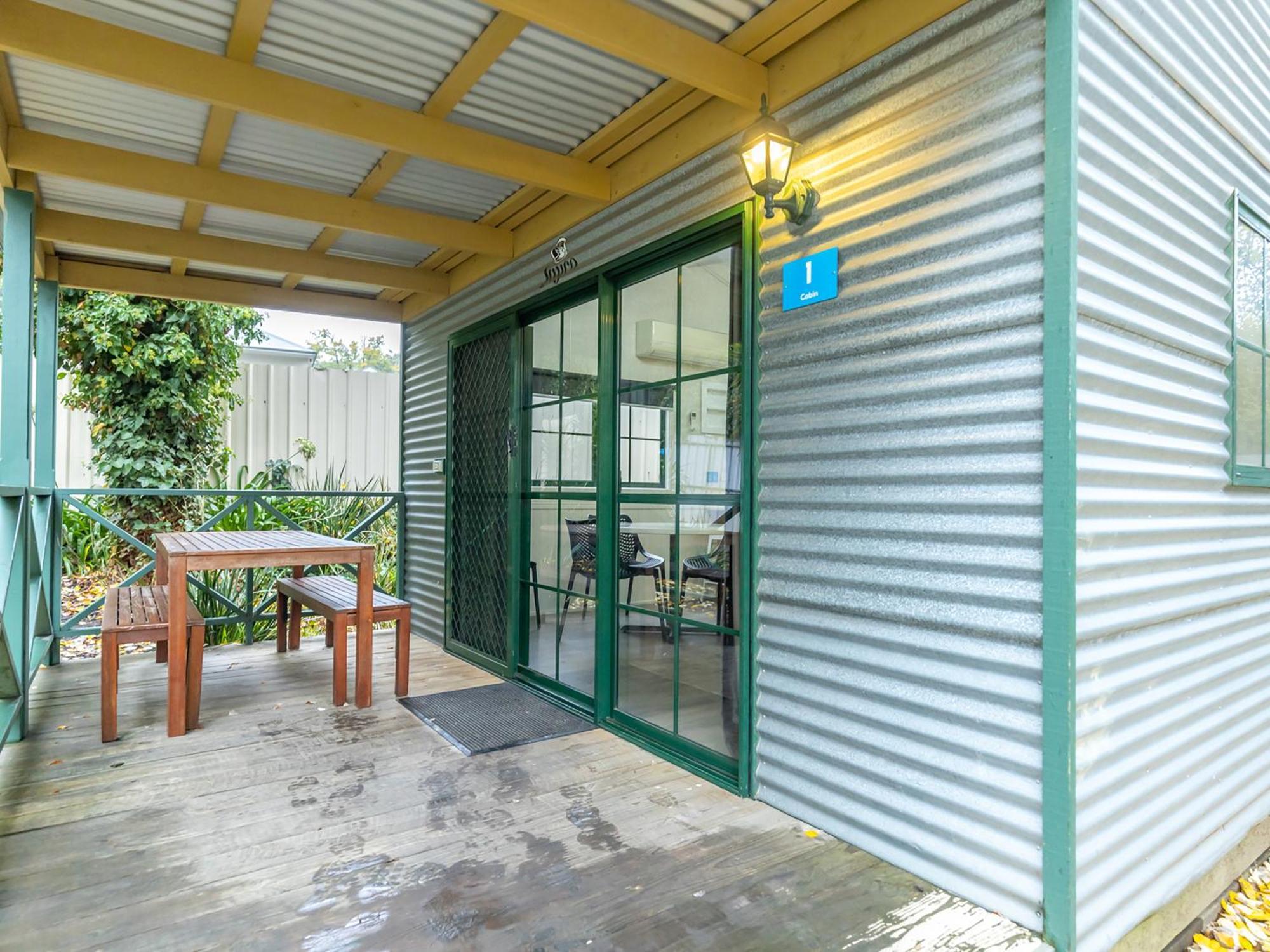 Nrma Ballarat Holiday Park Room photo